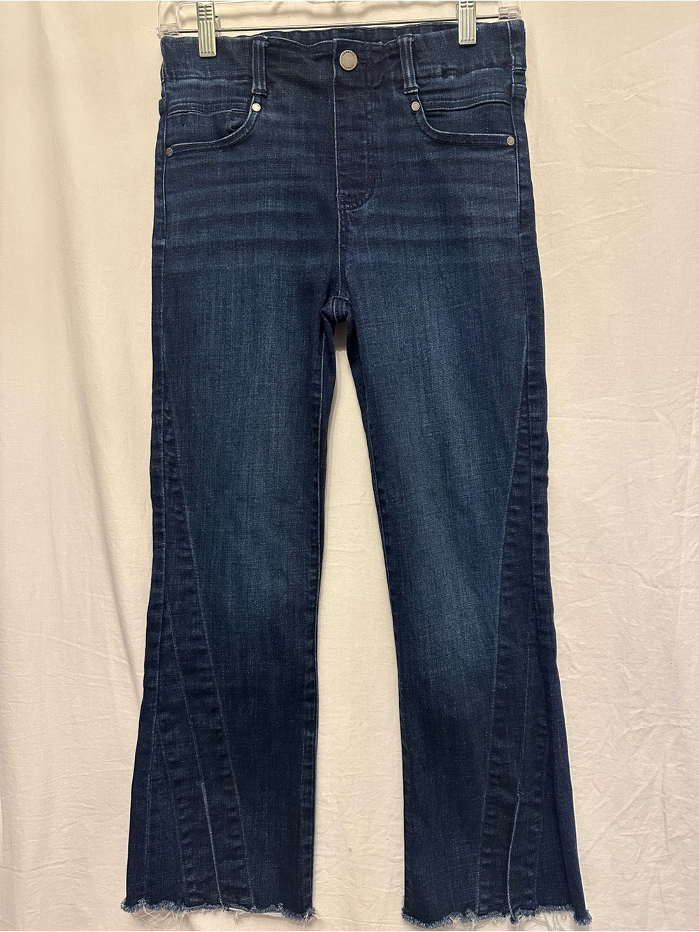 Liverpool Los Angeles 2/26 Cropped Kick Flare Jeans Raw Hem Ankle Slit Dark Wash
